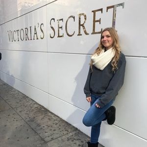 Meet your Posher, Alyssa